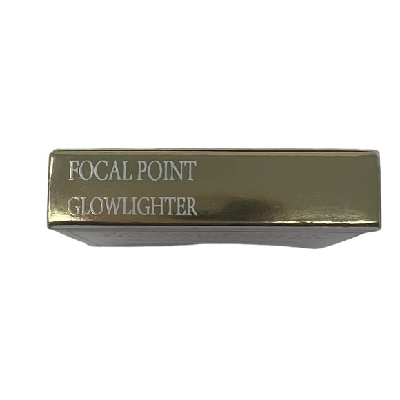 Coloured Raine Focal Point Glowlighter in YOUR TREAT - Picture 7 of 11